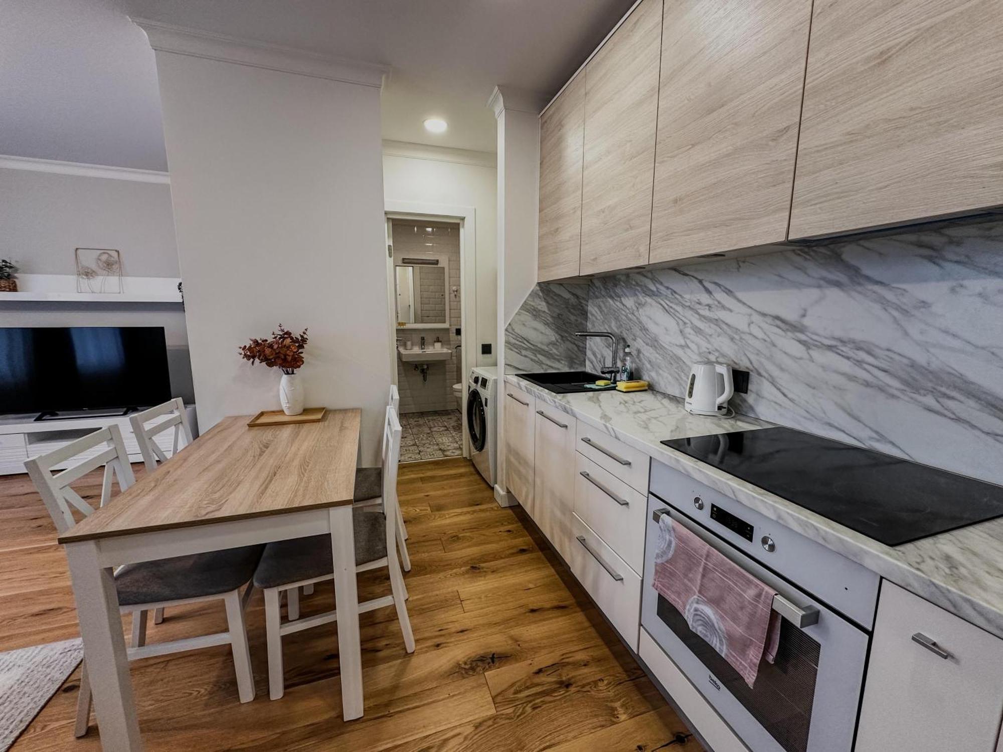 One Bedroom Promenade Apartment Riga Buitenkant foto