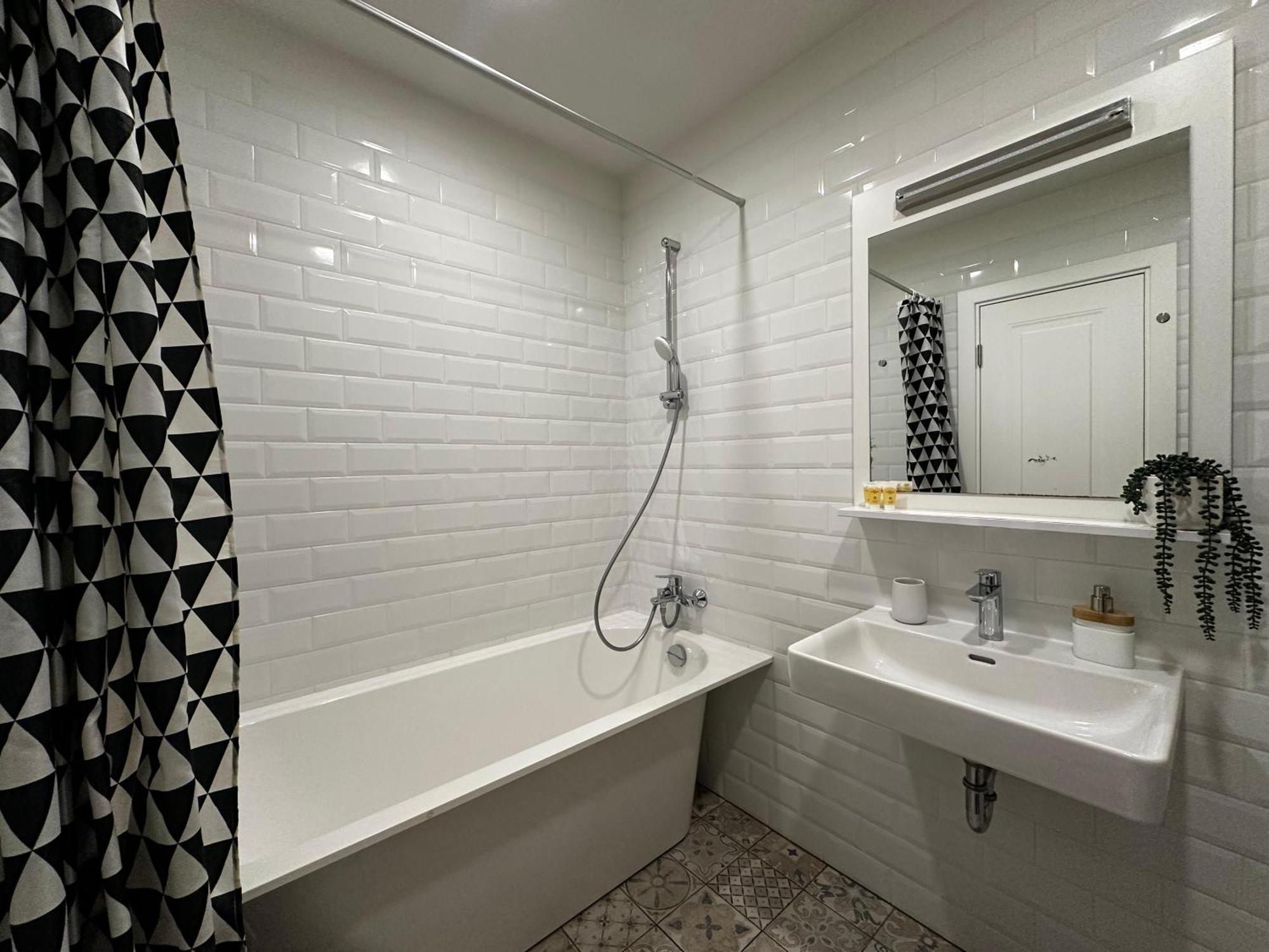 One Bedroom Promenade Apartment Riga Buitenkant foto